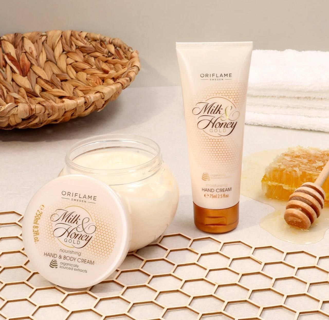 کرم دست شیر و عسل Milk & Honey Gold moisturising Hand Cream