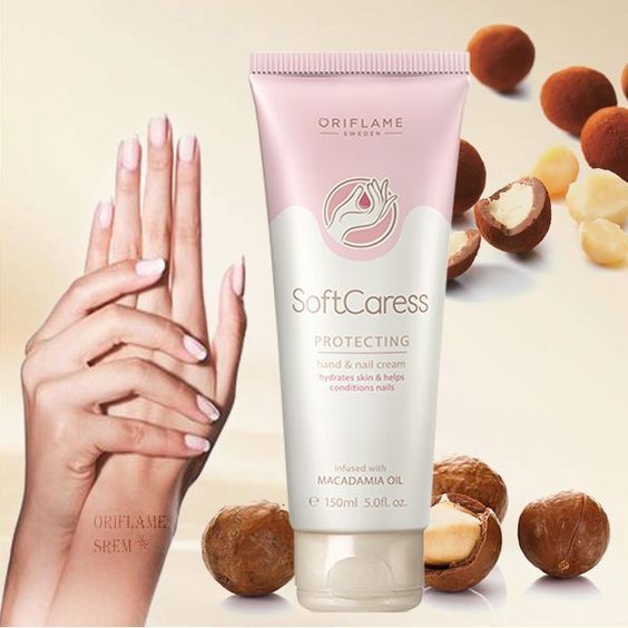 کرم دست و ناخن فندق SoftCaress اوریفلیم