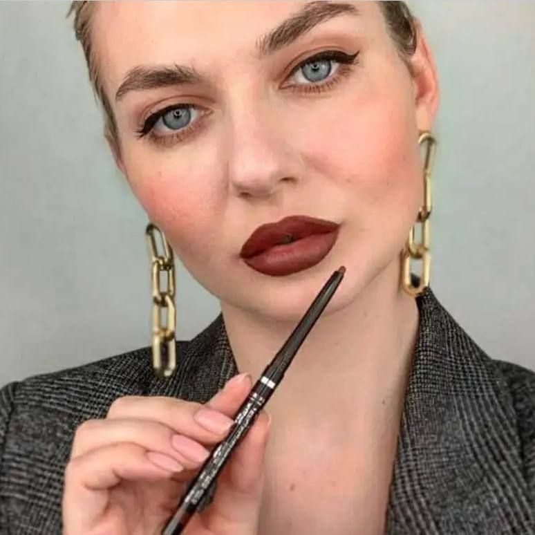 خط لب پیچی کالر استایلیت التیمیت دوان